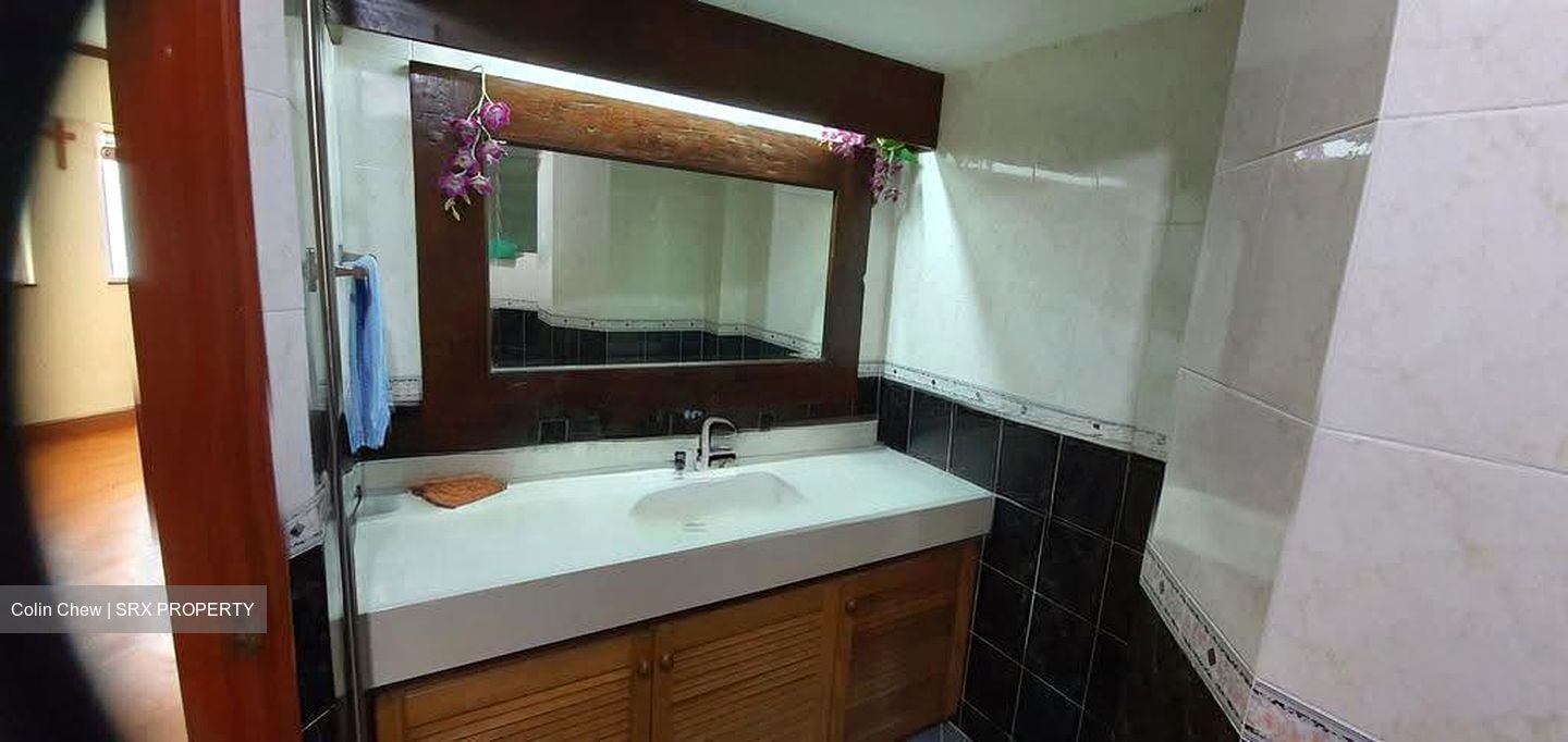 Melville Park (D18), Condominium #613818701